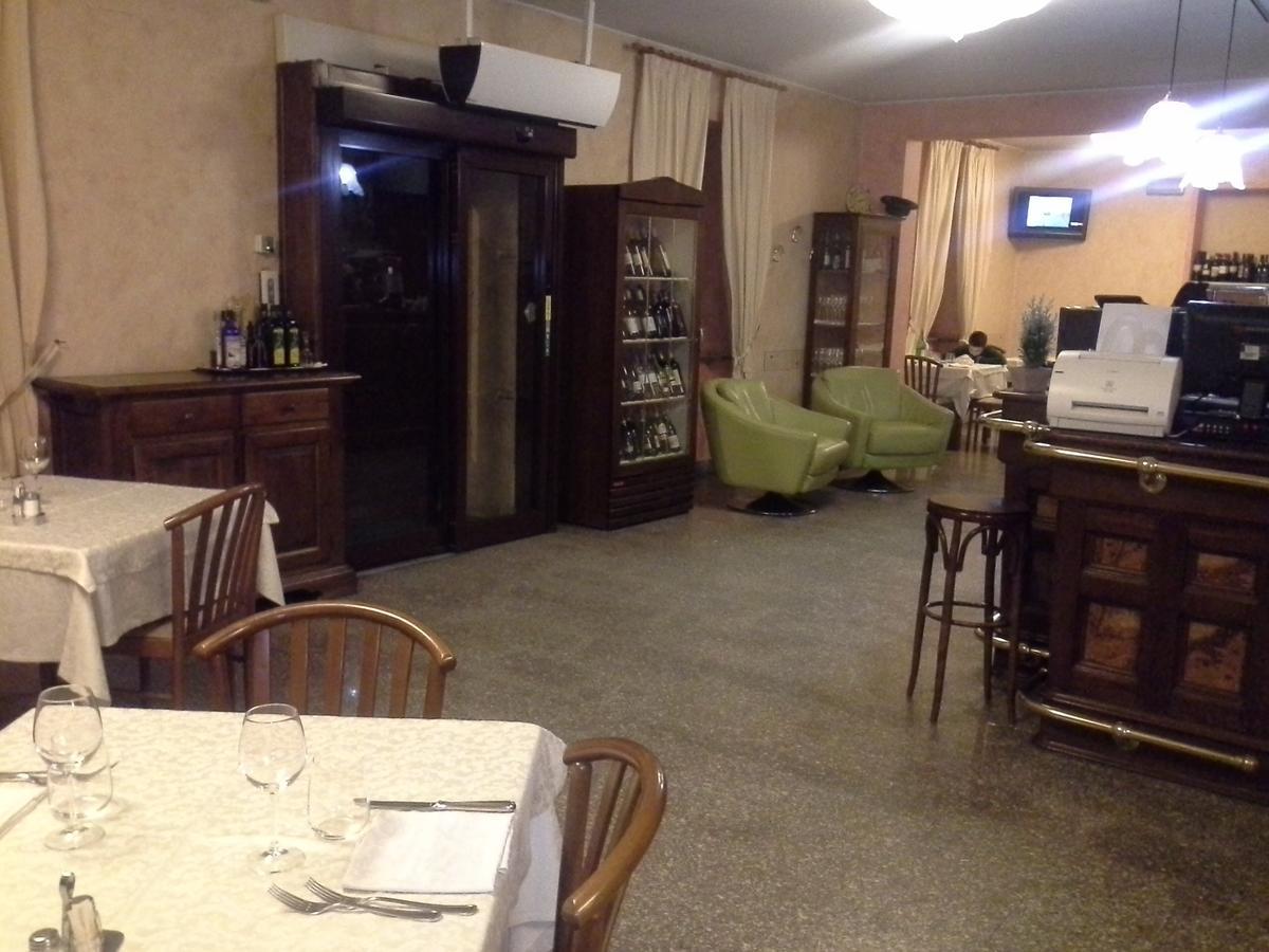 提契诺意大利餐厅齐瑞科酒店 Carbonara al Ticino 外观 照片